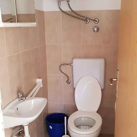 Apartment 4 Lopar